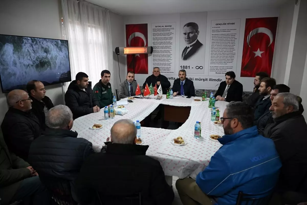 Edirne Valisi Yunus Sezer, Bosna Köyü’nde Vatandaşlarla Buluştu