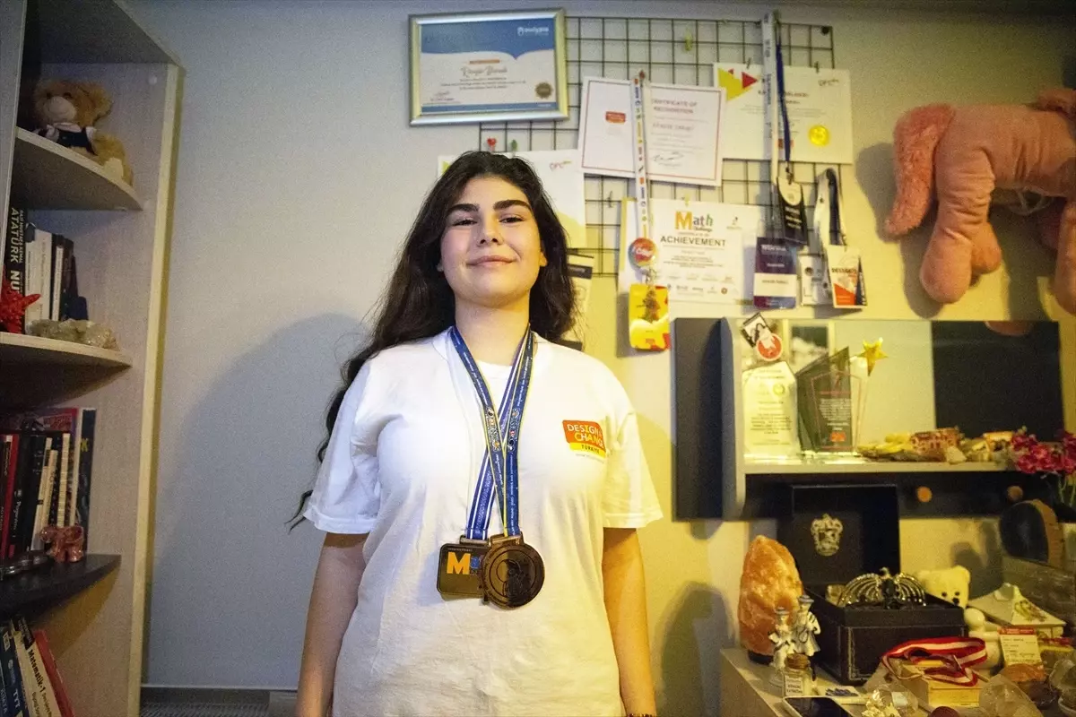 Aydın Lisesi'nin Parlayan Yıldızı Rengin Yaralı, Texas'ta Altın Madalya İçin Yarışıyor