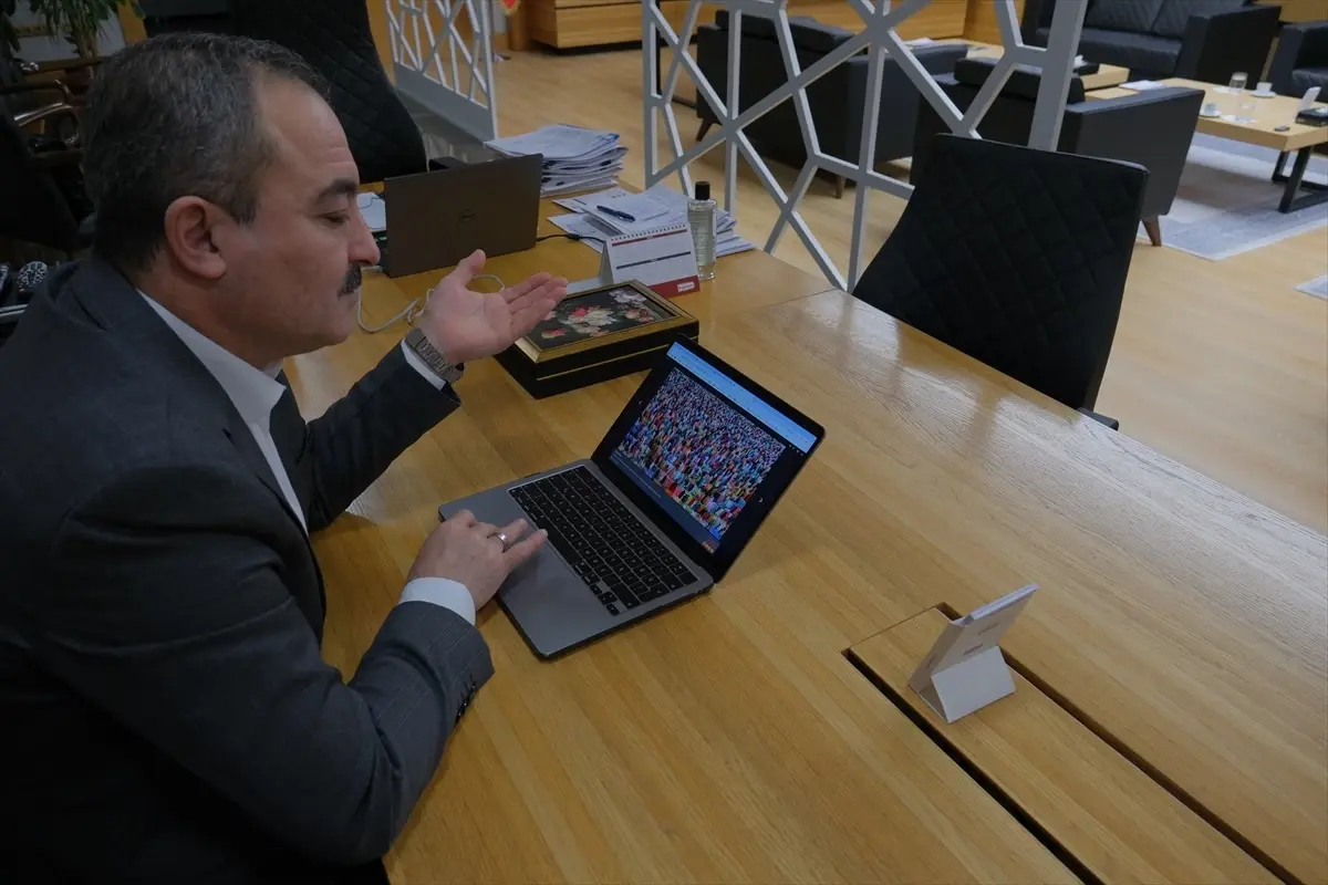 Hitit Üniversitesi Rektörü Öztürk, AA’nın Yılın Kareleri Seçiminde Jürilik Yaptı