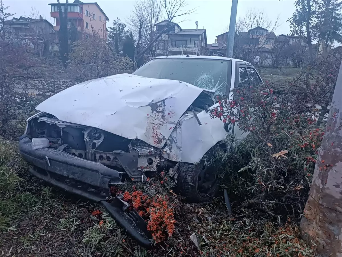 Safranbolu’da Otomobil ve Kamyonet Çarpıştı: 3 Yaralı