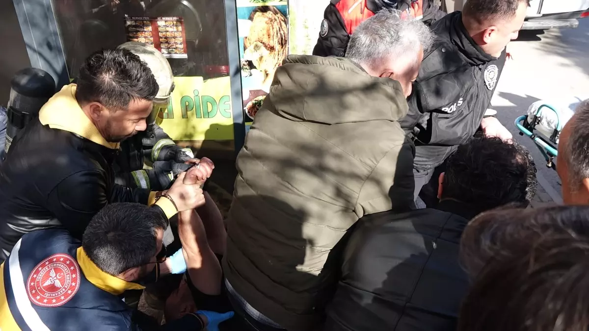 Antalya’da Fırın Yangını: Tartışma Sonrası Ortağıyla Kilitlenen Adam Bayıldı