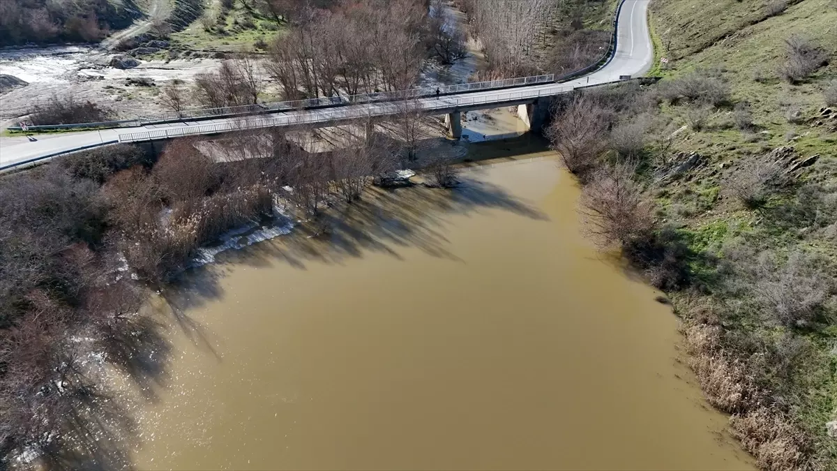 Kırklareli'de Teke Deresi Yağışların Etkisiyle Yeniden Akıyor