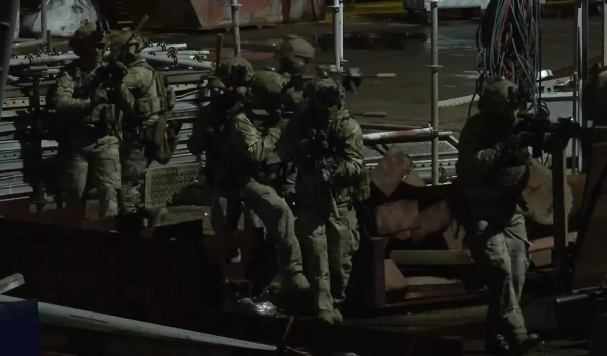 Komando Birlikleri Gerçek Zamanlı Rehine Kurtarma Tatbikatını Başarıyla Tamamladı