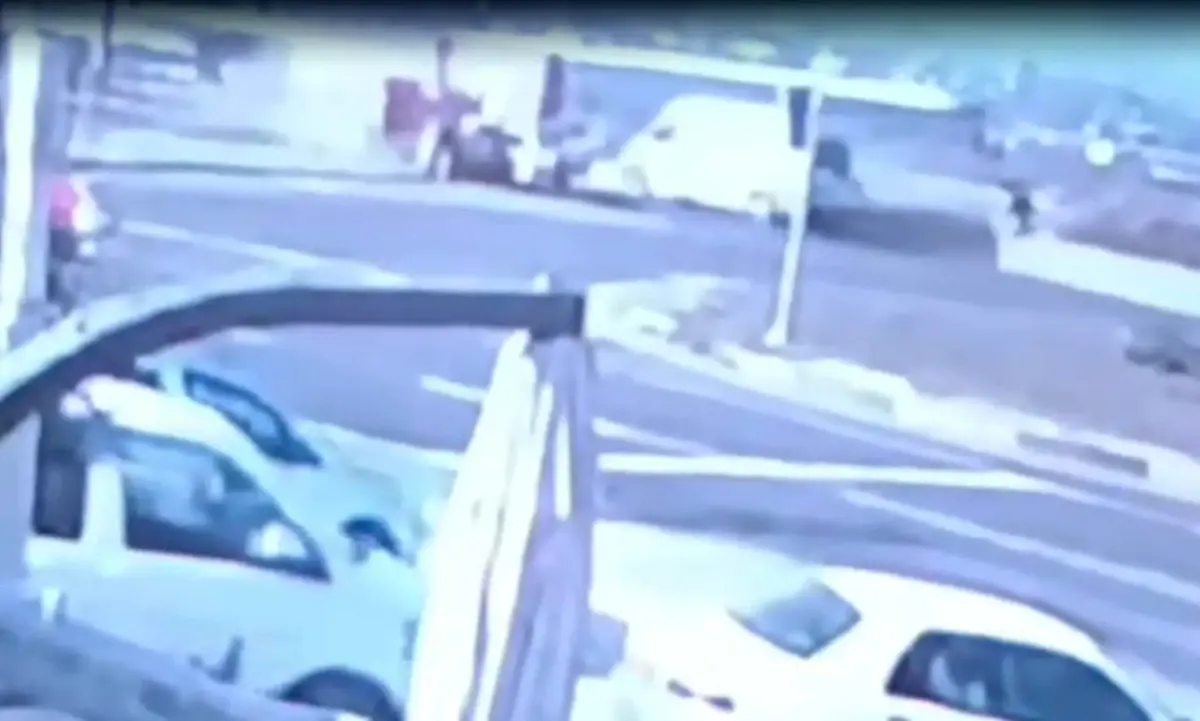 Manisa Turgutlu’da Traktör ve Otomobil Çarpışması: Sürücü Ağır Yaralı