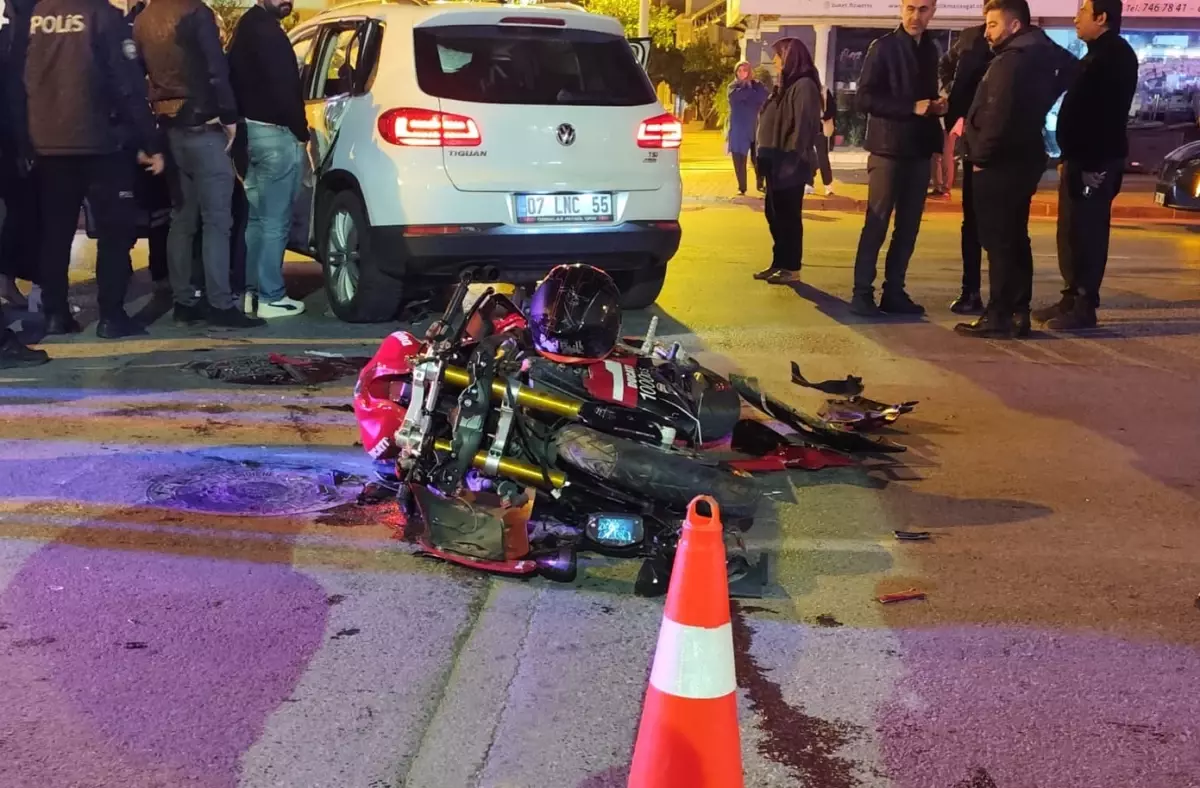 Antalya’da Motosiklet Kazası: Genç Sürücü Hayatını Kaybetti, Üç Kişi Yaralandı