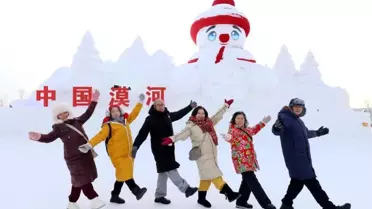 Dev kardan adam yakın çekim