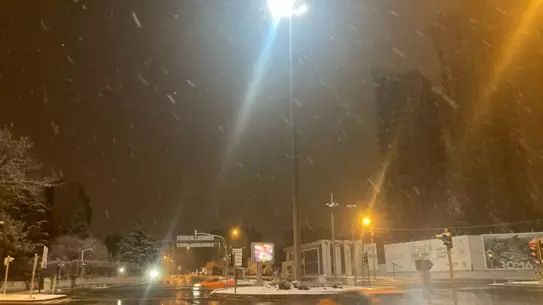 Karla kaplı Ankara sokakları