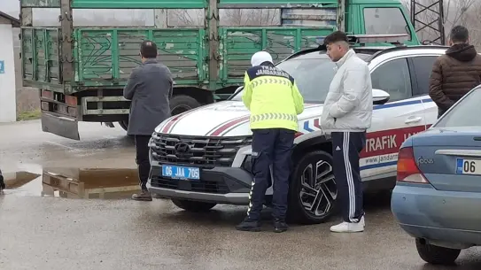 Beypazarı'nda Jandarma Trafik ve Asayiş Denetimlerine Hız Kesmedi