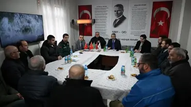 Bosna köyü sokakları ve valinin ziyareti