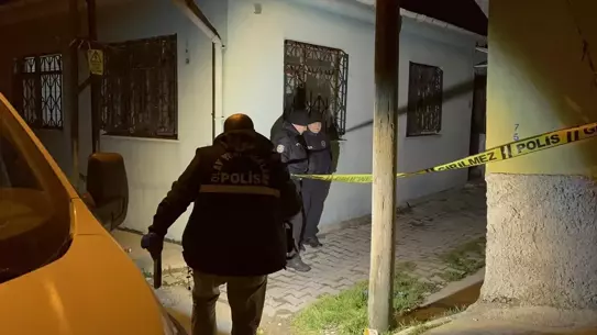 Olay yerinde bulunan bıçak ve kan izleri