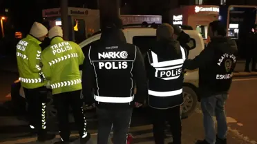 Denetim sırasında polis ekipleri