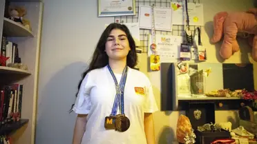 Fizik Olimpiyatları için hazırlık yapan Rengin