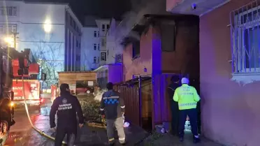 Yangın sırasında itfaiye ekipleri