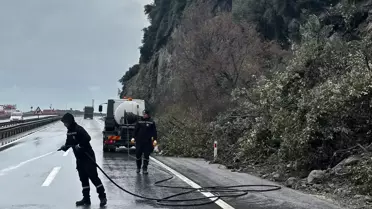 Heyelan sonrası temizlenmiş Zonguldak‑Alaplı yolu