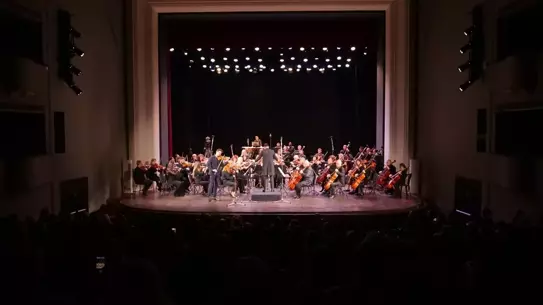 Tiran’da Beethoven’a Yeni Bir Soluk: Keman Virtüözü Elvin Hoxha Ganiyev’in Performansı