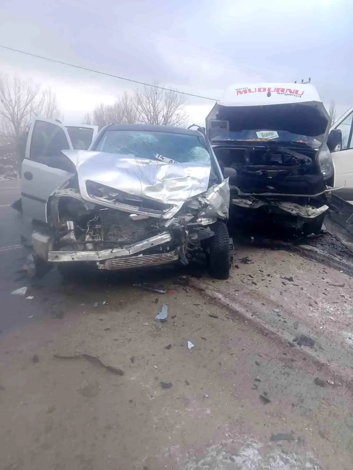 Bolu-Mudurnu Yolunda Otomobil ve Minibüs Çarpışması: 10 Yaralı