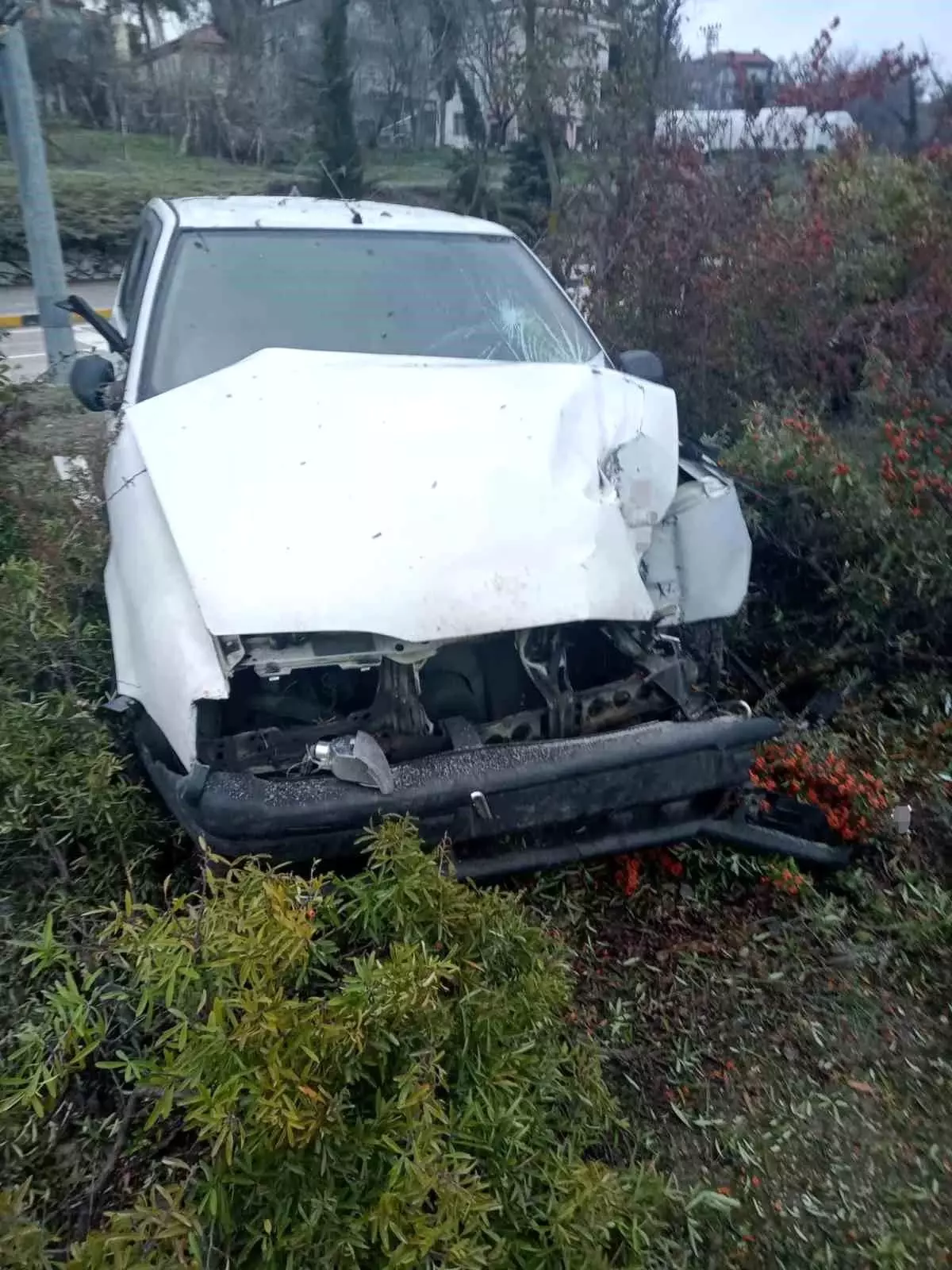 Safranbolu’da Otomobil ve Kamyonet Çarpışması: 3 Yaralı