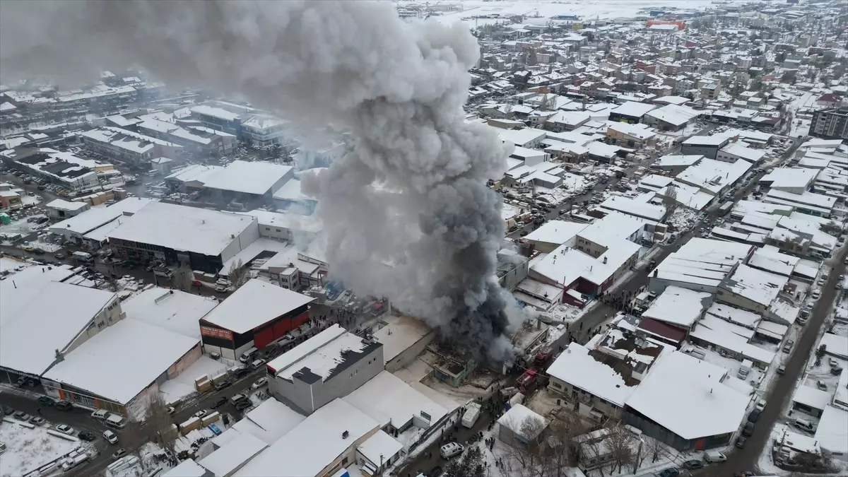 Erzurum'da Mobilya Atölyesinde Çıkan Yangın 1 Ölü, 7 Yaralıya Sebep Oldu