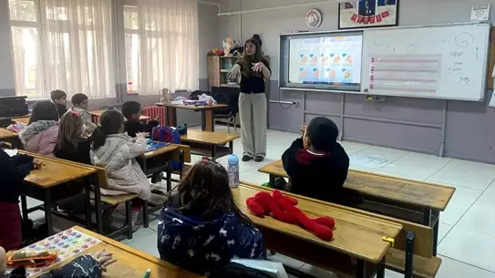 Etkinlikte öğrencilere sunulan beslenme broşürü