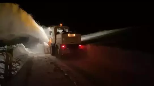 Kars Derecik Köyünde Ambulans Kara Saplandı, Hastalar Zorlu Koşullarda Hastaneye Ulaştırıldı