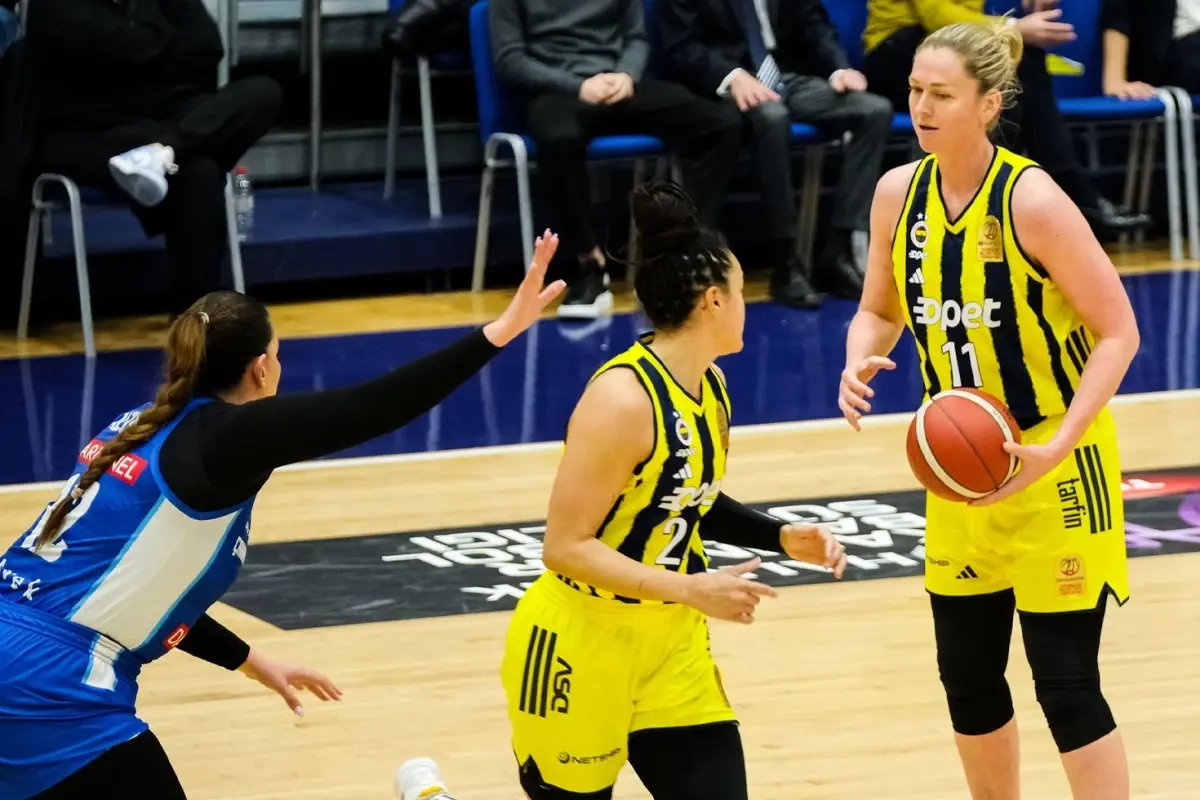 Fenerbahçe Opet, Kadınlar Basketbol Süper Ligi’nde Rekor Farkla Zafer Kazandı