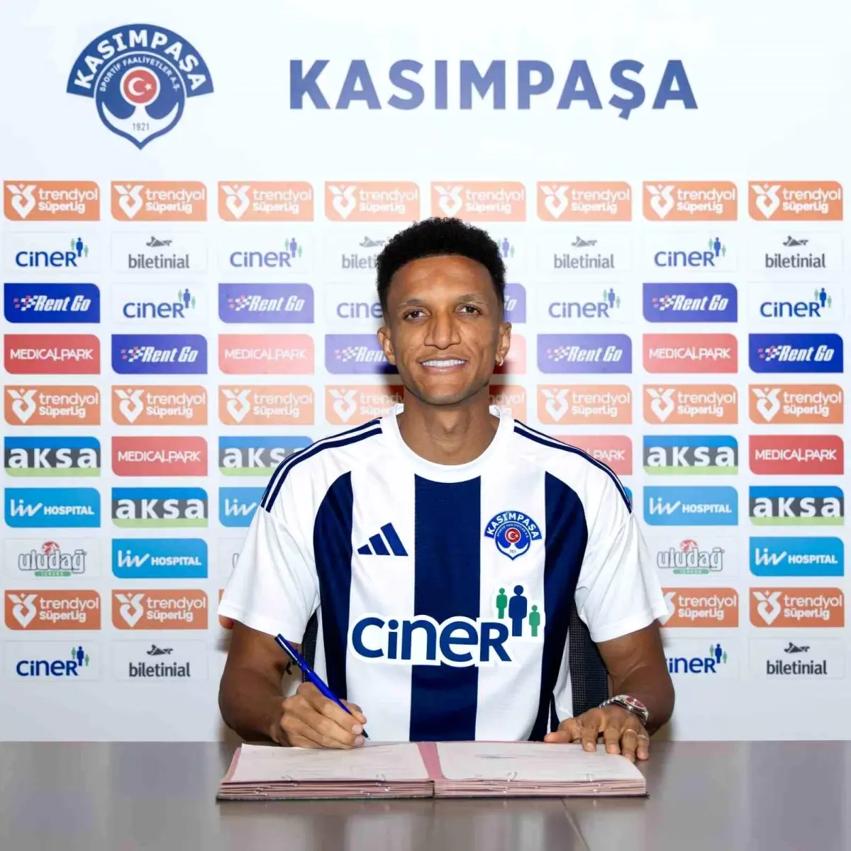 Kasımpaşa, Rodrigo Becao'yu Sezon Sonuna Kadar Kadrosuna Ekledi