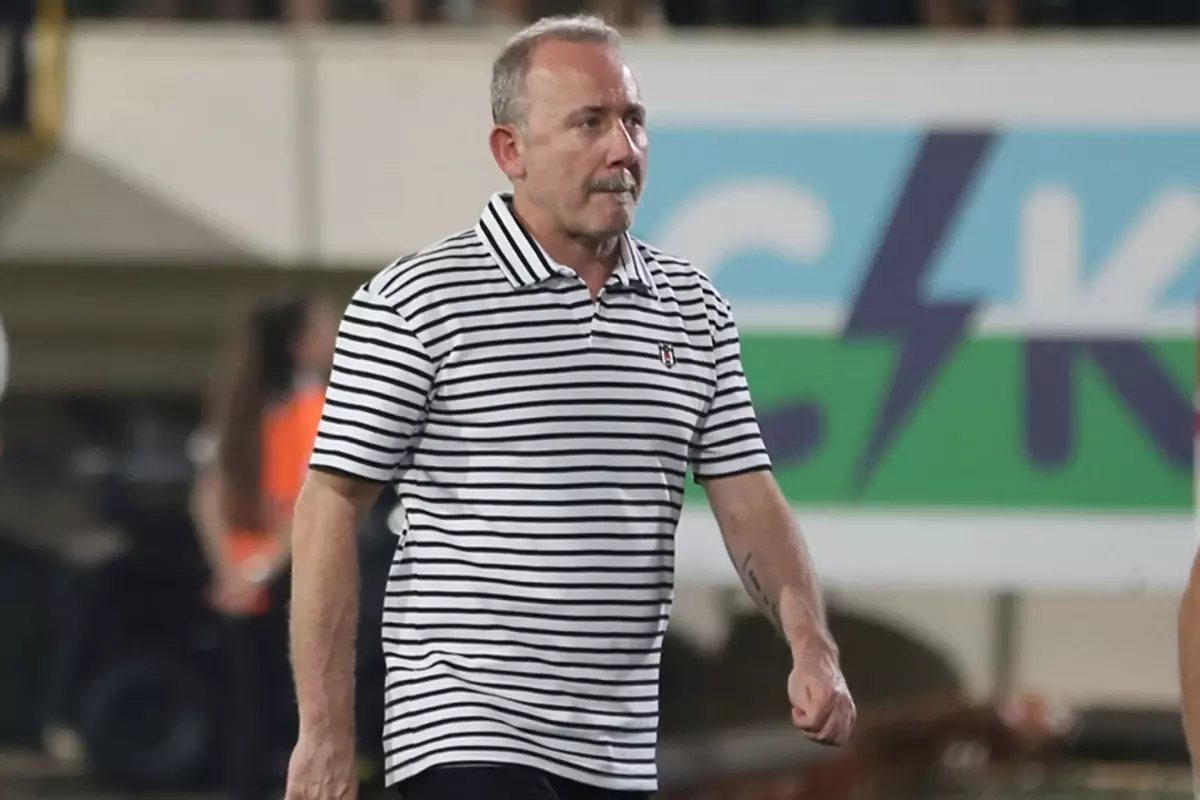 Beşiktaş'ta Transfer Rüzgarı: Felix Uduokhai'nin Ayrılığı Ertelendi