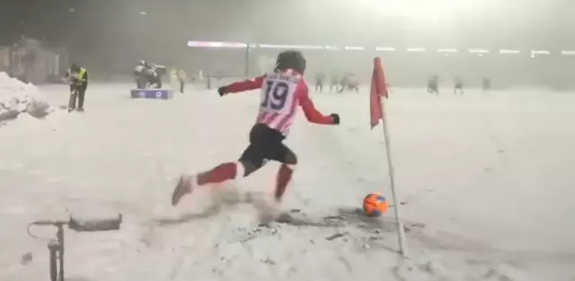 Kar içinde top sürüşü