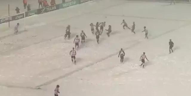 Atletico Ottawa oyuncularının sevinci