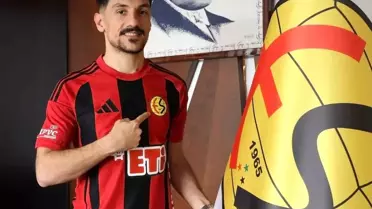 Eskişehirspor, 25 Yaşındaki Sol Bek Recep Pekgöz'ü Kadrosuna Katıldı