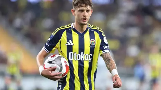 Fenerbahçe, Szymanski'yi Rennes'e Gönderiyor: Transfer Detayları Açıklandı