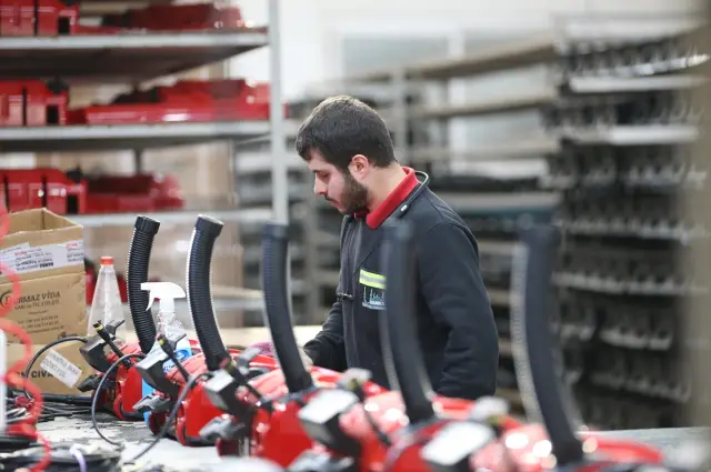 Fabrika içi üretim hattı