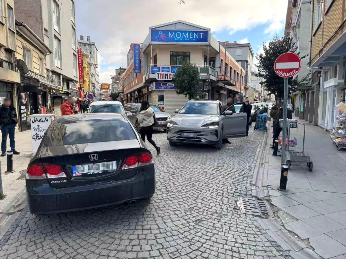 Eskişehir'de Yanlış Park Yasağı Trafiği Felç Ettirdi
