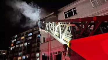 Artvin’in Hopa İlçesinde Gece Yarısı Apartman Yangını Korkuttu