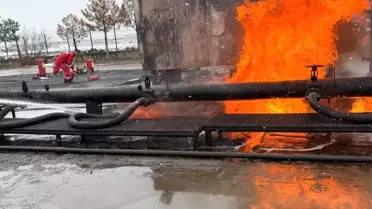 Eğil'de Ham Petrol Havuzunda Çıkan Yangın Kontrol Altına Alındı