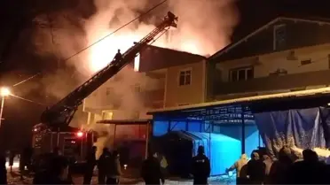 Gökçebey'de Çatı Yangını: 3 Katlı Bina Alev Aldı, Can Kaybı Yok