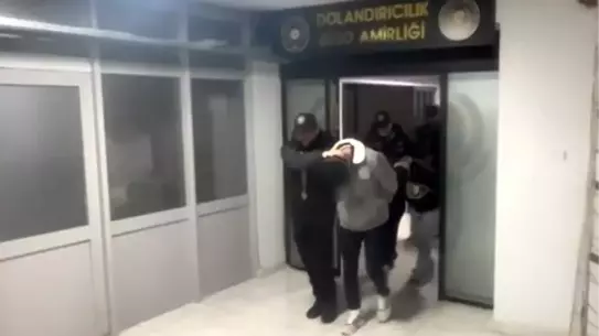 İzmir'de Sahte Profil Şebekesi Çökertildi: 15 Şüpheli Tutuklandı