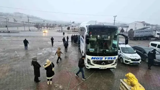 Karakoçan'da Otobüse Saldırı: Yolcular Dehşet Yaşadı