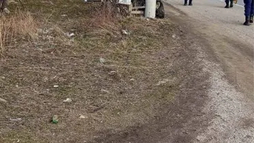 Afyonkarahisar Dinar’da Üzücü Trafik Kazası: Anne Hayatını Kaybetti, Oğlu Ağır Yaralı