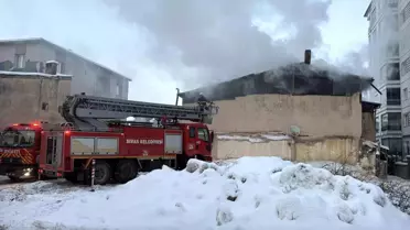 Sivas'ta Çatı Katındaki Yangın Hızlı Müdahale ile Kontrol Altına Alındı
