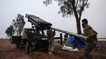 Suriye Ordusu Rakka'ya Yaklaşıyor, Deyrizor'da YPG Kontrolü Sönüyor