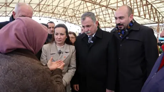 Balaban ve Özalper, Laleli Pazarı'nda Esnaf ve Vatandaşlarla Buluştu