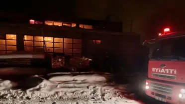 Van'ın Erciş İlçesinde Marangoz Atölyesinde Çıkan Yangın Kontrol Altına Alındı
