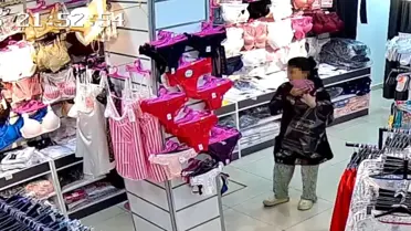 Edirne'de Mağaza Hırsızlığı: Genç Kızların İç Çamaşırı Çalma Girişimi Güvenlik Kamerasında Görüldü