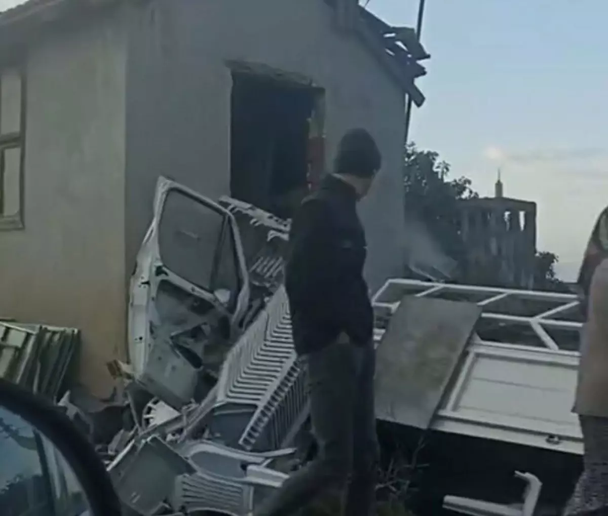 Muğla Seydikemer'de 19 Yaşındaki Genç Sürücü Kamyonet Kazasında Hayatını Kaybetti