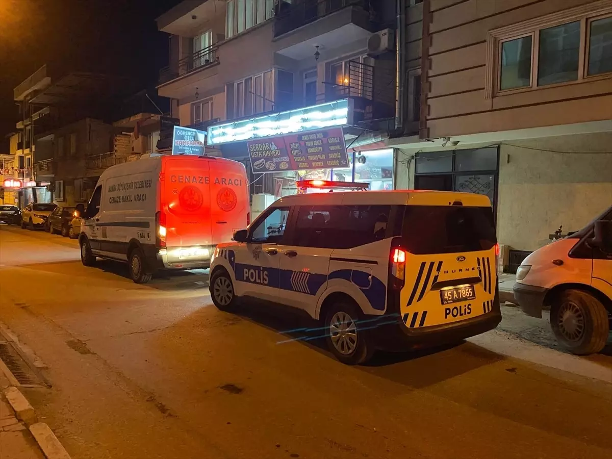Alaşehir'de 54 Yaşındaki Adam Evinde Hayatını Kaybetti