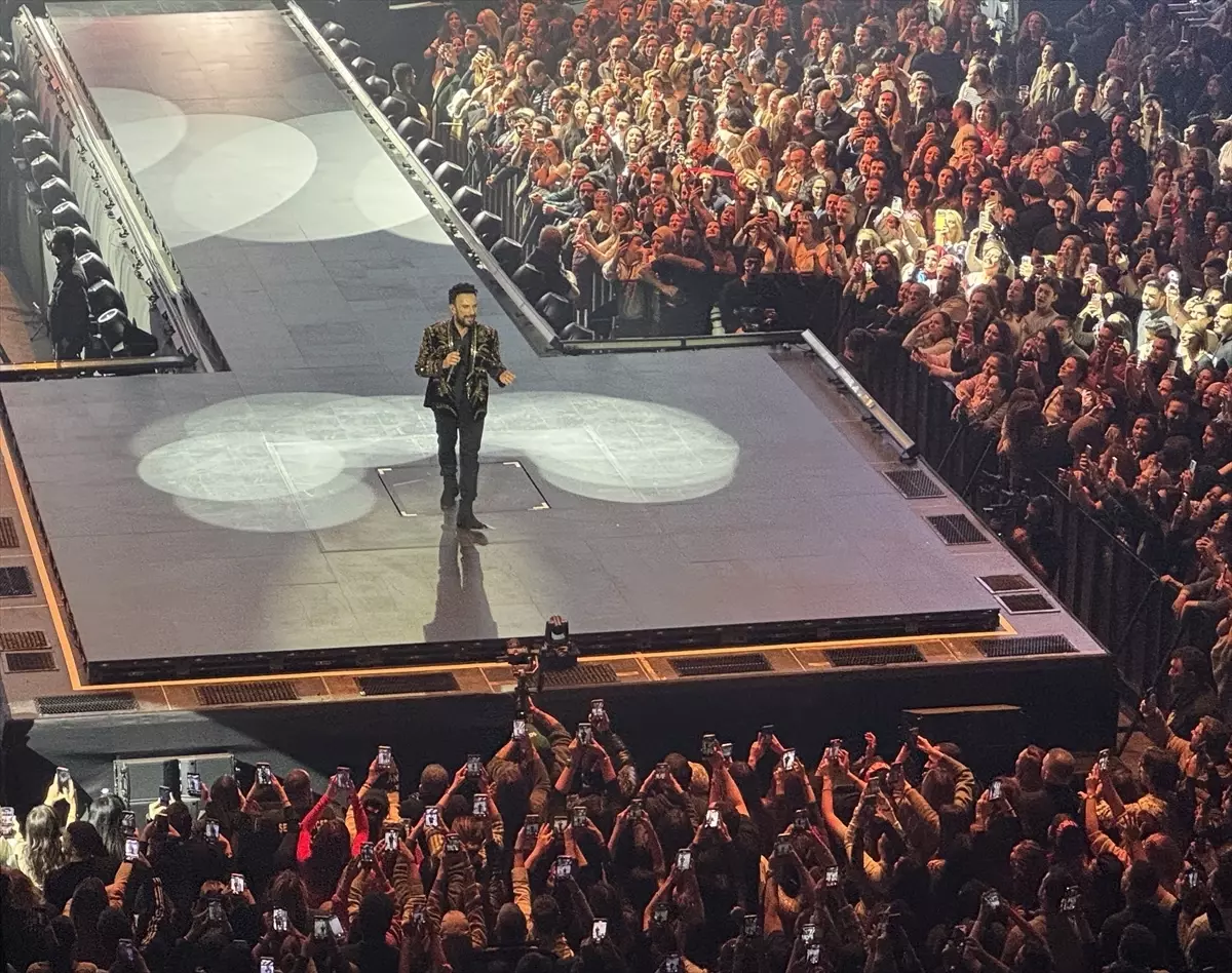 Tarkan'ın İstanbul Konserinde Coşku Dolu Anlar ve Şarkı Seçkisi