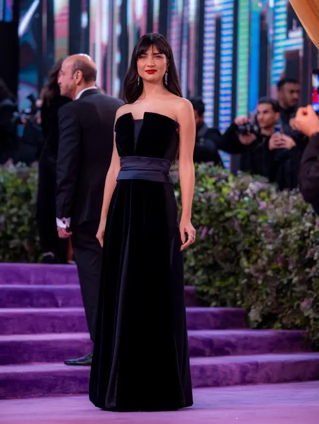 Tuba Büyüküstün sahnede