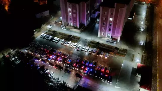 Adıyaman’da Çapraz Operasyon: 14 Şüpheli Tutuklandı, Silah ve Uyuşturucu Ele Geçirildi