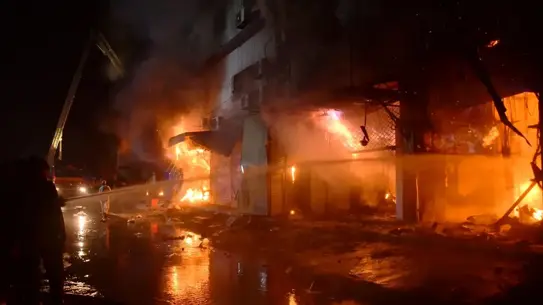 Karaçi Alışveriş Merkezi Yangını: 6 Ölü, 20’dan Fazla Yaralı